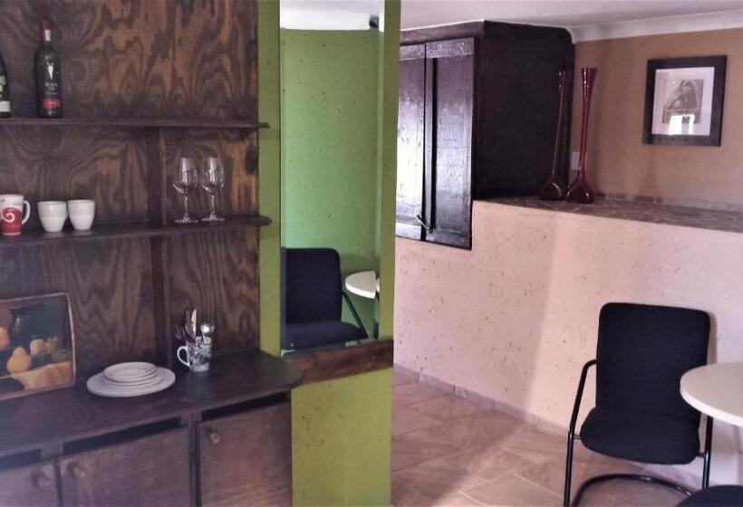 Pension (Hôtel basse catégorie) Arek S Place