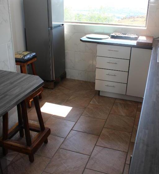 Pension (Hôtel basse catégorie) Arek S Place