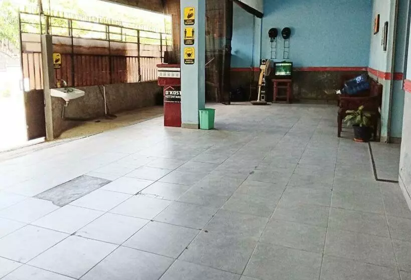 Pension  D Kost Ketintang