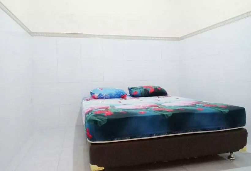 Pension  D Kost Ketintang