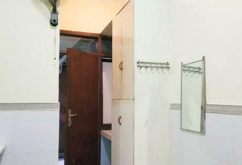 Pension  D Kost Ketintang
