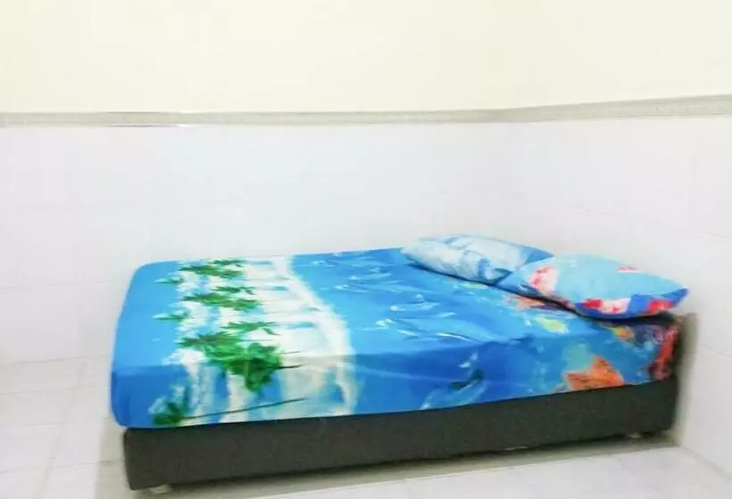 Pension  D Kost Ketintang