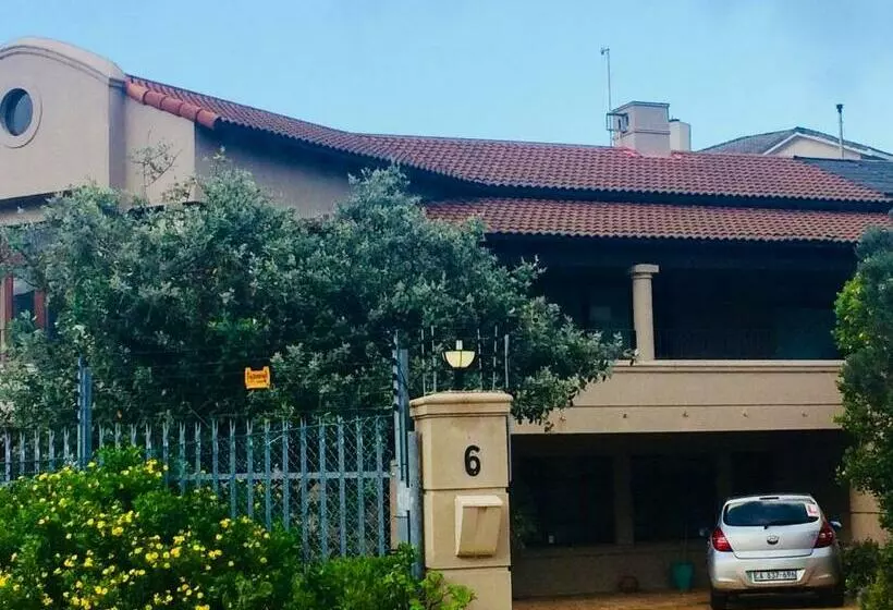 Majatalo Mountain Peaks