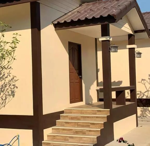 پانسیون Sunray Guesthouse สุนันท์บ้านพักริมคลอง