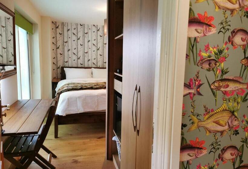 بنسيون The Base Vegan Retreat Animal Sanctuary