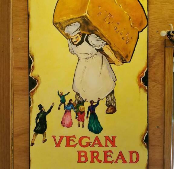 بنسيون The Base Vegan Retreat Animal Sanctuary