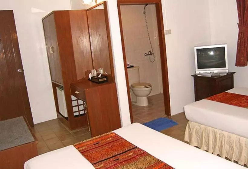 Отель Phuket Golden Sand Inn Sha Extra Plus