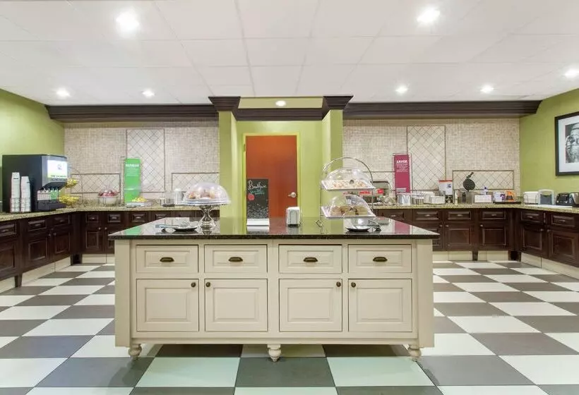 Hotel Hampton Inn & Suites Albanyairport