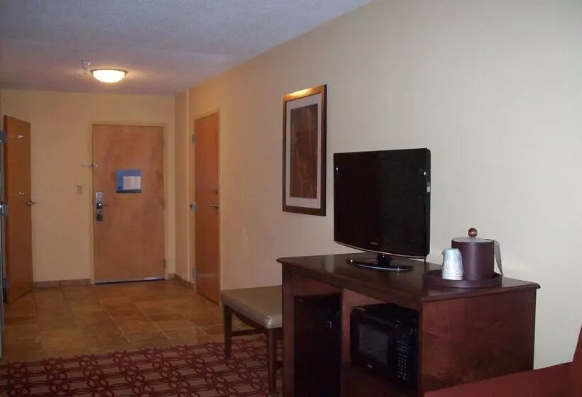 Отель Hampton Inn & Suites Wiggins