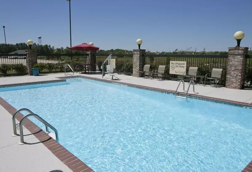 Отель Hampton Inn & Suites Wiggins