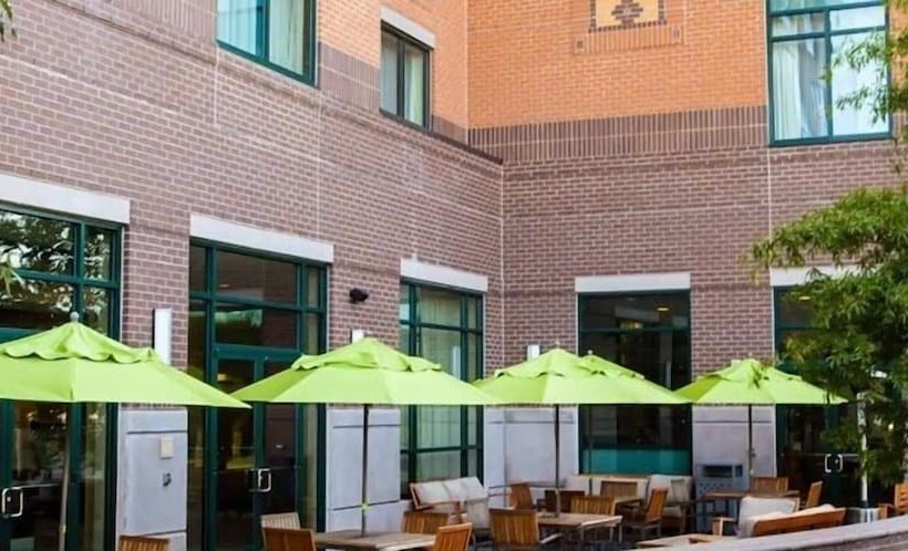 בית מלון כפרי Hilton Garden Inn Arlington Shirlington