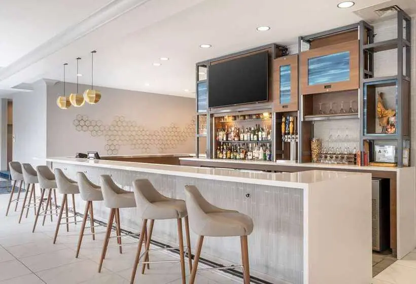 هتل Hilton Garden Inn Charlotte/concord