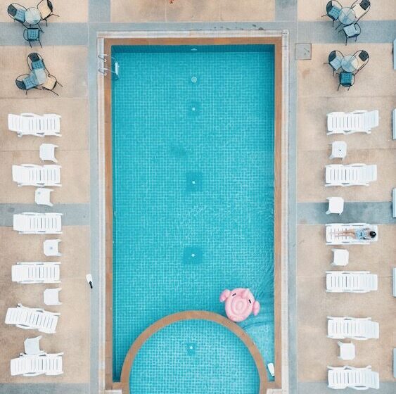 ホテル Issara Patong Beach