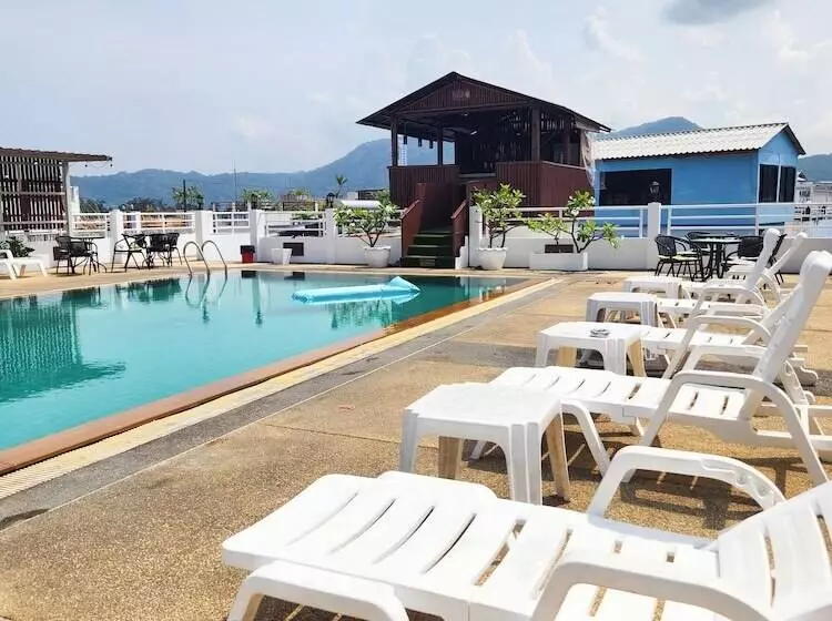 ホテル Issara Patong Beach