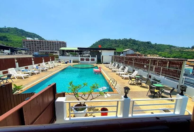 ホテル Issara Patong Beach