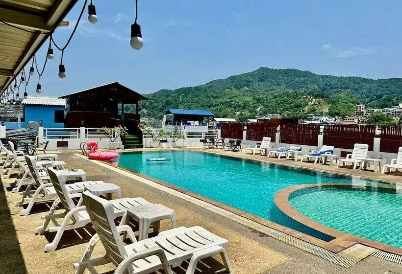 ホテル Issara Patong Beach