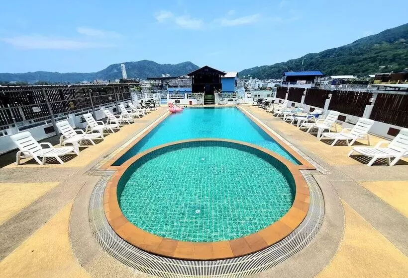 ホテル Issara Patong Beach