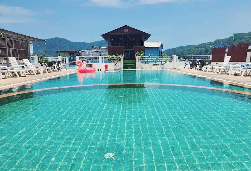 ホテル Issara Patong Beach