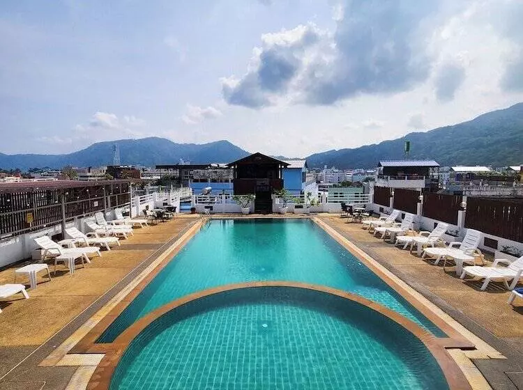 ホテル Issara Patong Beach