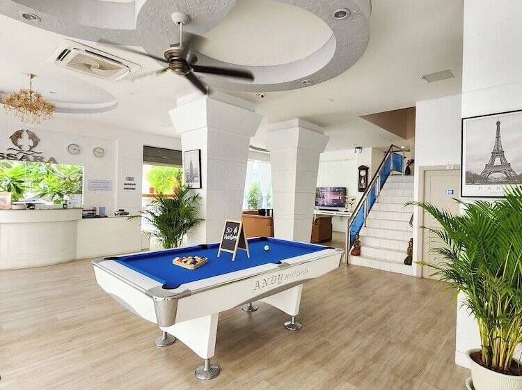 ホテル Issara Patong Beach