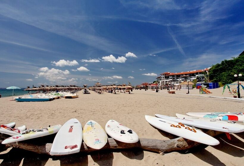 هتل Palace Marina Dinevi