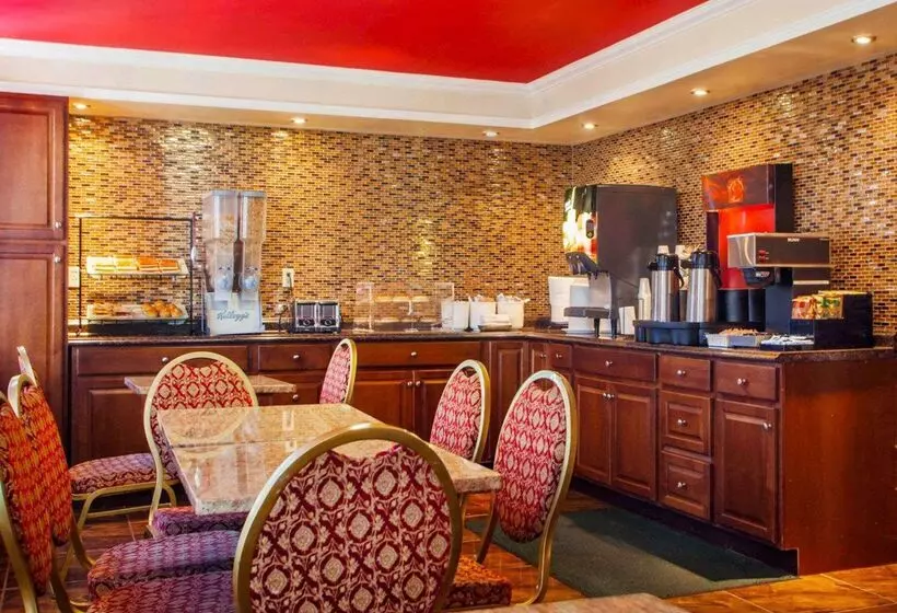 Отель Rodeway Inn Meadowlands