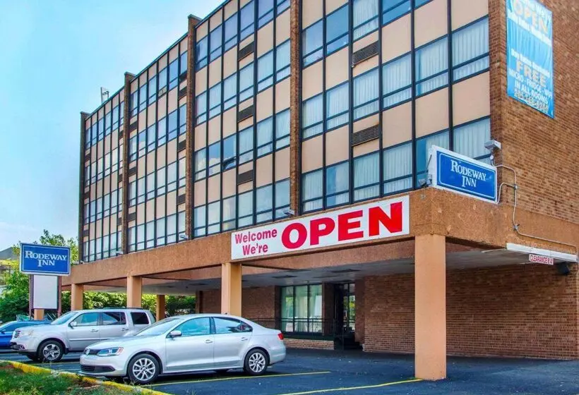 Отель Rodeway Inn Meadowlands