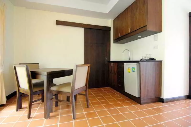Отель Surin Gate Holiday Apartment