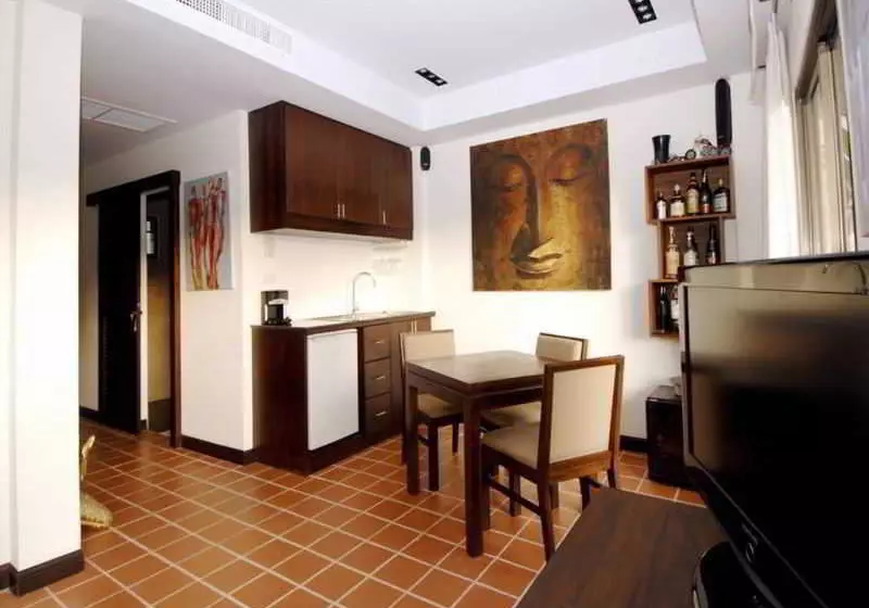 Отель Surin Gate Holiday Apartment
