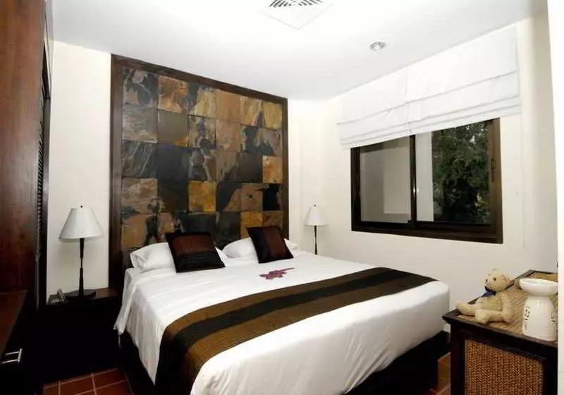 Отель Surin Gate Holiday Apartment