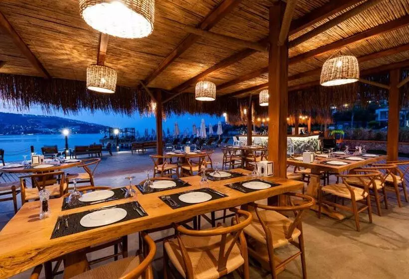 Отель Vita Bella Resort & Spa