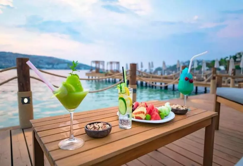 Отель Vita Bella Resort & Spa