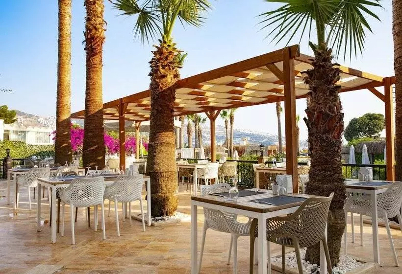 Отель Vita Bella Resort & Spa