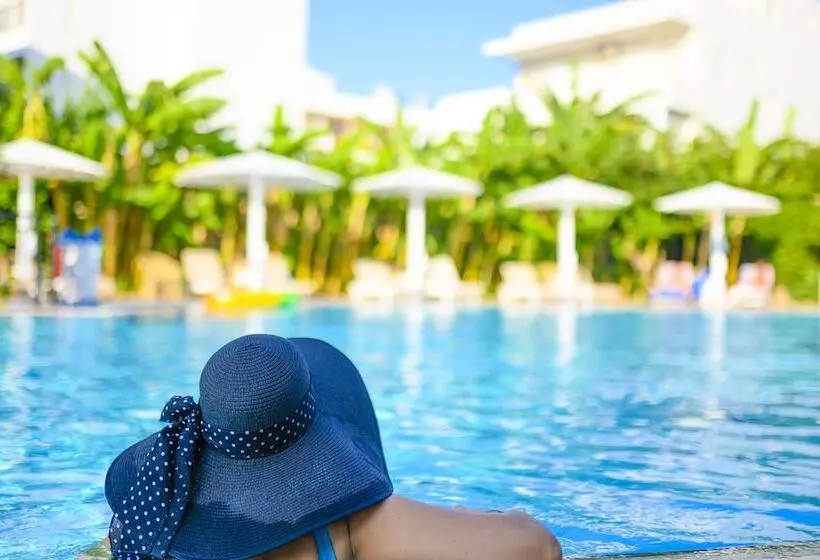 Peridis Family Resort