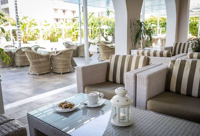 Peridis Family Resort