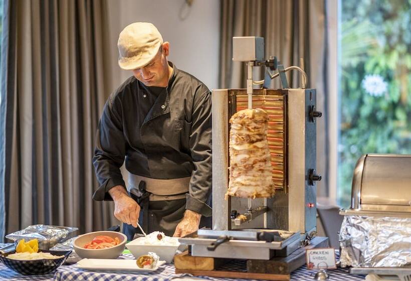 Peridis Family Resort