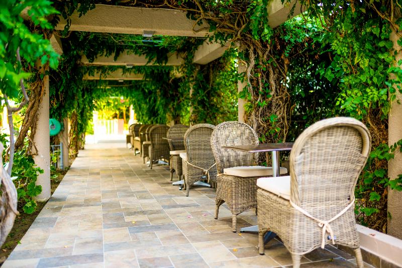 Peridis Family Resort