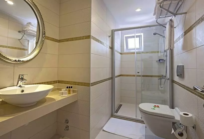 The Room Hotel & Apartments