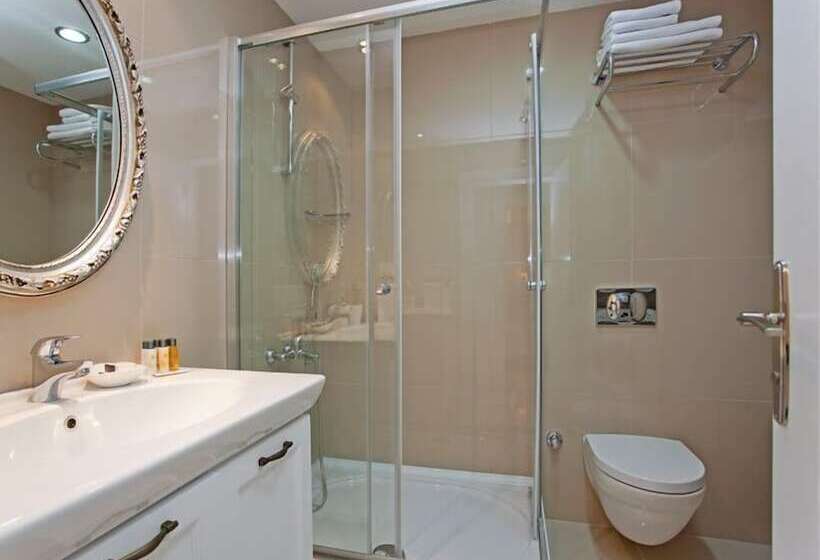 The Room Hotel & Apartments