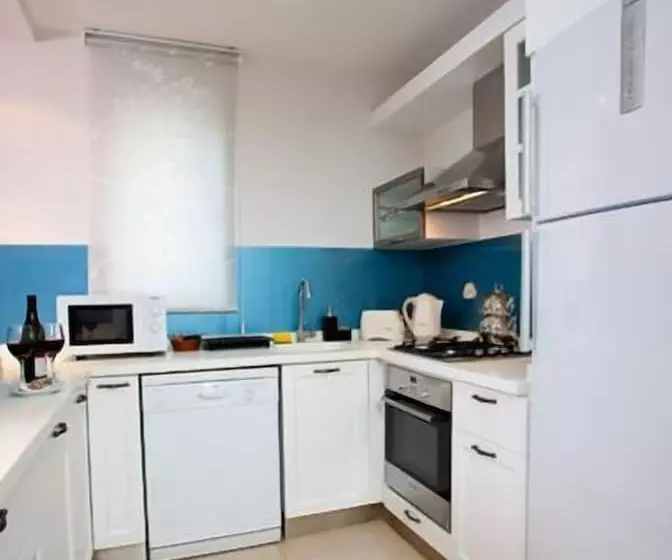 The Room Hotel & Apartments