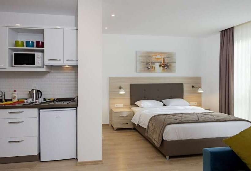 The Room Hotel & Apartments