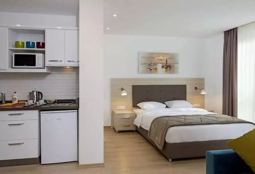 The Room Hotel & Apartments