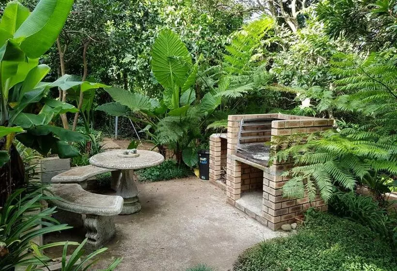 Majatalo African Dwarf Kingfisher Guesthouse