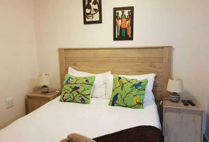 Majatalo African Dwarf Kingfisher Guesthouse