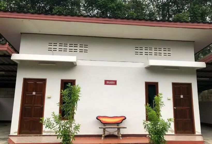 پانسیون Thanathorn Guesthouse