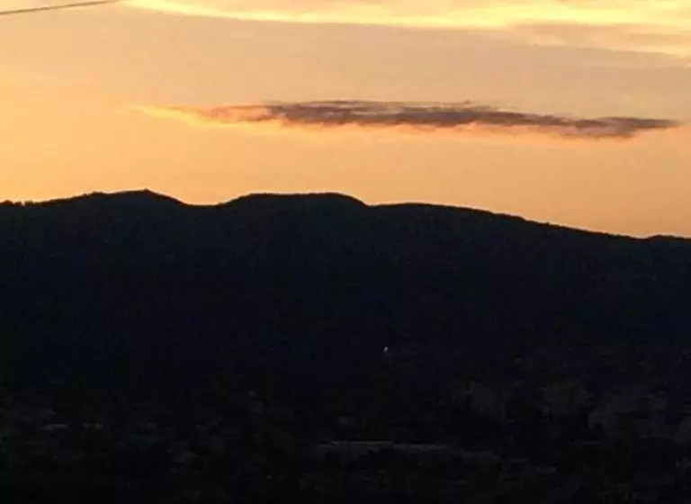 Aamiaismajoitus (B&B) Chambre D Hôtes The Yellow Cube