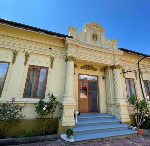 Пансион Casa Trandafirilor