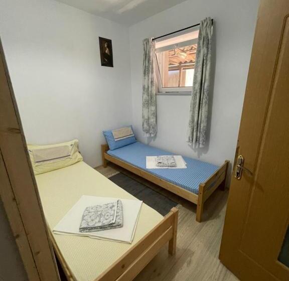 Пансион Casa Trandafirilor