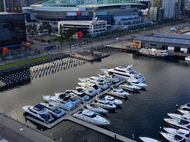 Apartments Melbourne Domain   New Quay Docklands