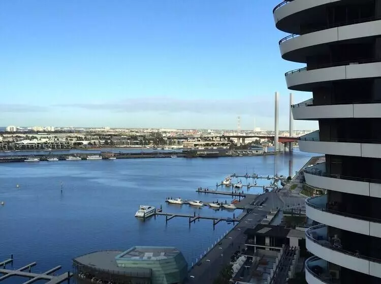 Apartments Melbourne Domain New Quay Docklands